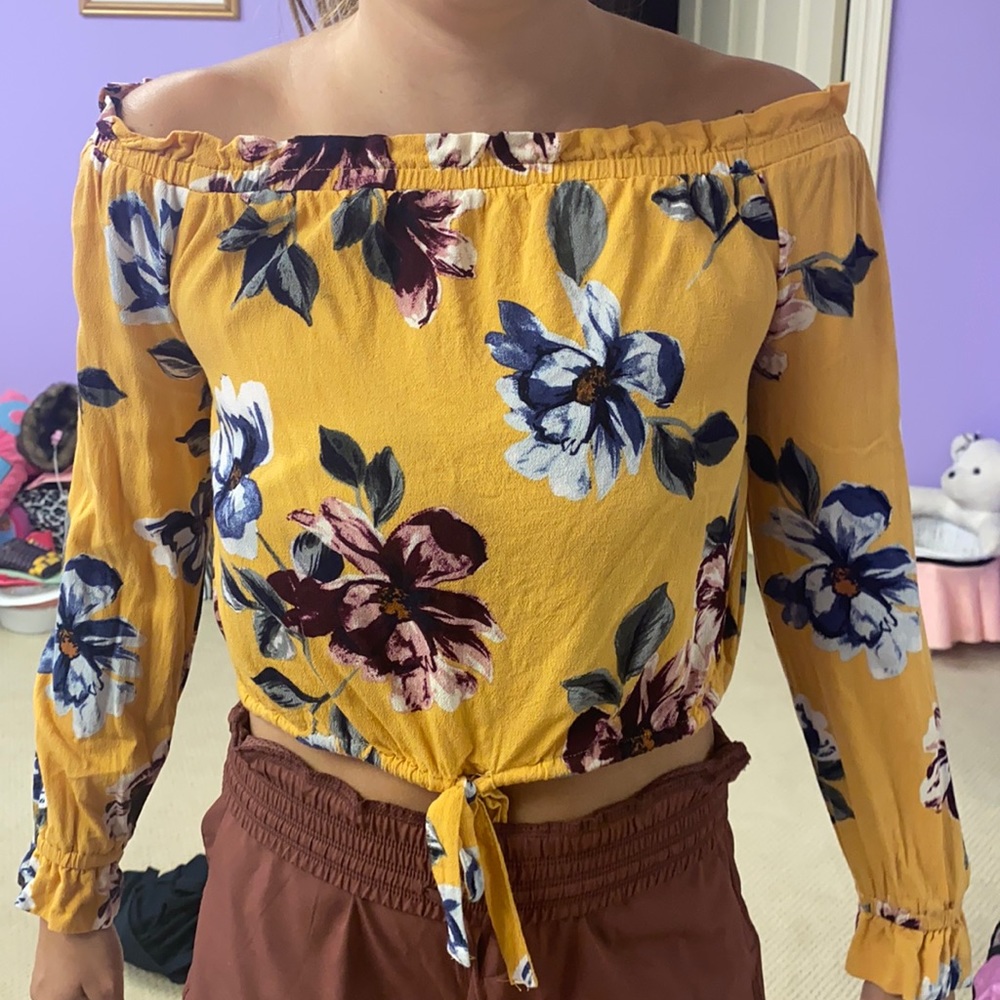 Off the shoulder crop too